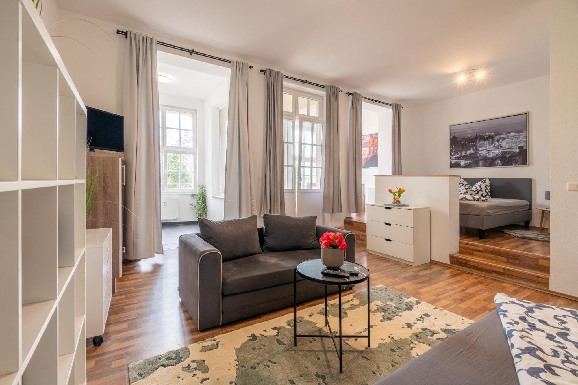 Grossartige Im Loft-stil In Bester Leipziger Lage Apartment *